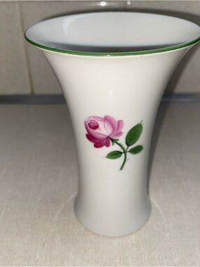 Vintage AUGARTEN WIEN AUSTRIA Floral Rose 5” Porcelain Vase